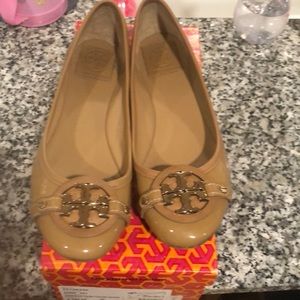 Tory Burch Aaden Ballet - Patent    Calf/Veg leather.